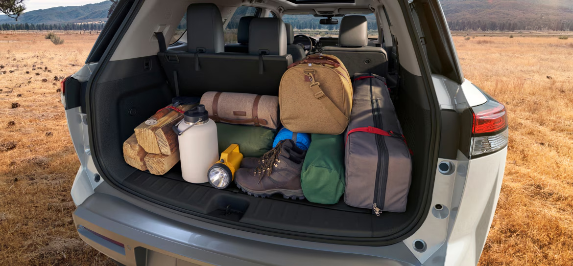 Nissan Pathfinder back trunk cargo